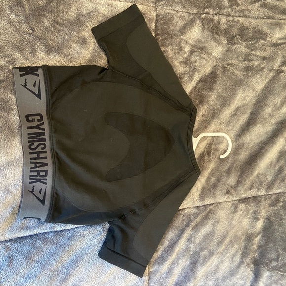 GymShark Cropped Workout Shirt - Picture 3 of 3